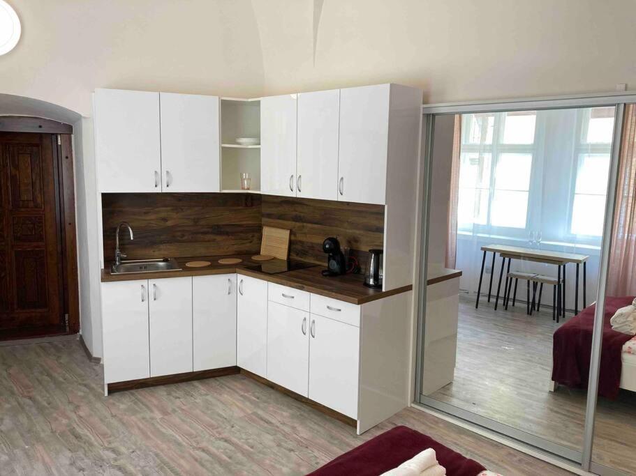 Studio In Gothic House, 50M To The Old Town Square Praha Eksteriør bilde